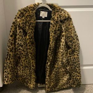 Cute printed jacket!! Size medium.